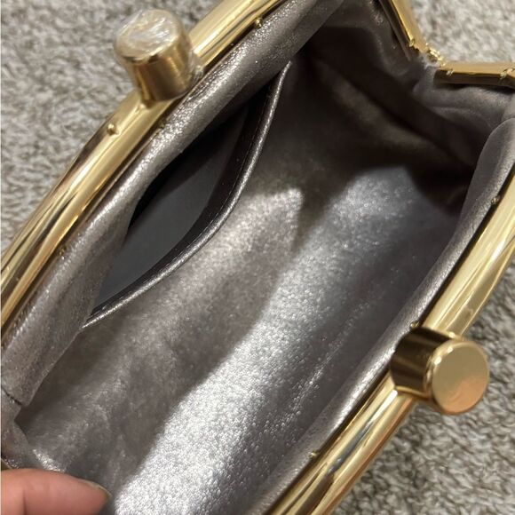 Silver Togo Cowhide Leather Handmade Kisslock Wristlet, Shoulder Bag, Crossbody - Picture 15 of 16